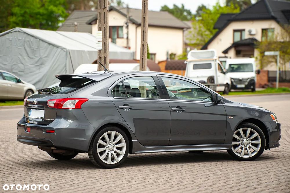 Mitsubishi Lancer 1.8 CVT Intense - 25