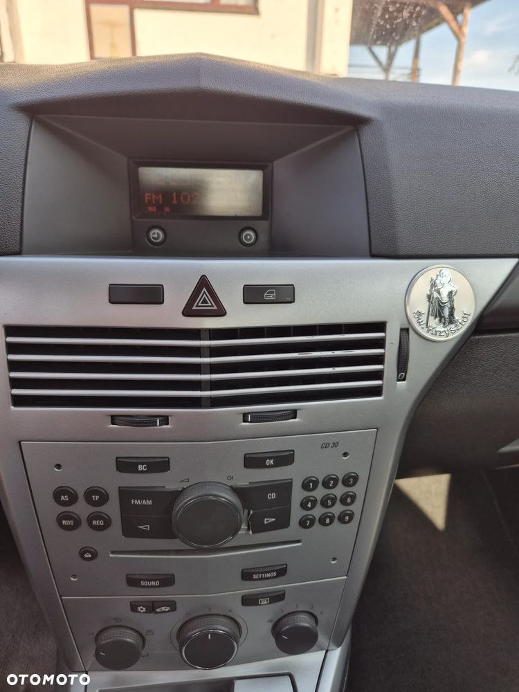 Opel Astra 1.4 Essentia - 8