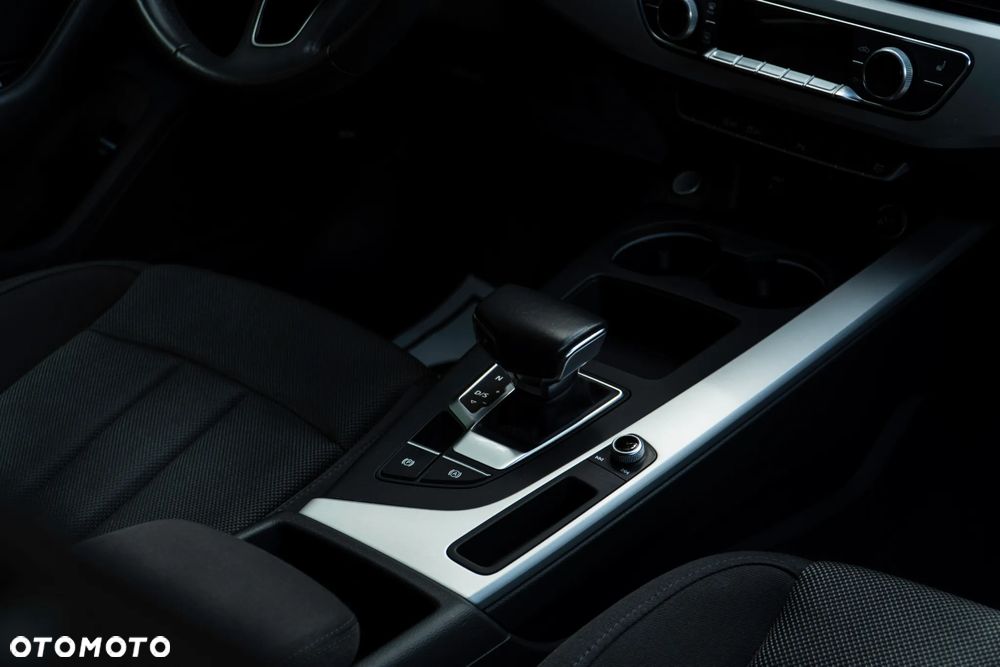 Audi A4 Avant 35 TDI mHEV S Line S tronic - 4
