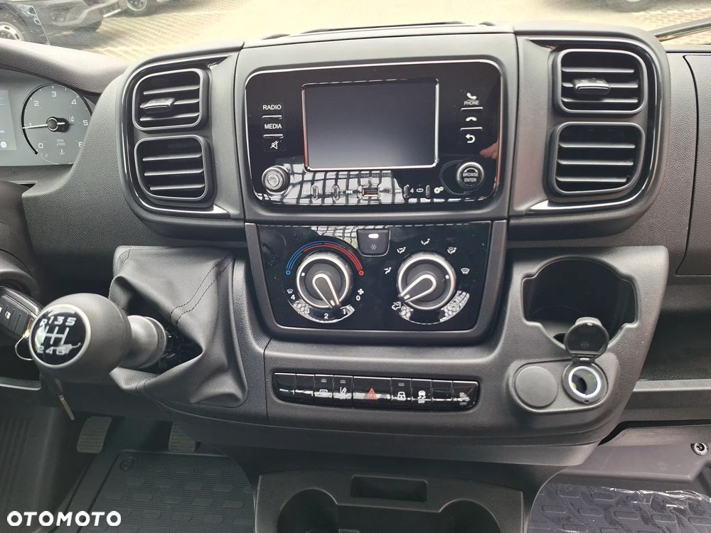 Fiat WYPRZEDAŻ!! SUPER CENA !!DUCATO SKRZYNIA L4 4,2m długa, 140KM, Wzmocnione zawieszenie tylne, Hak, koło zapasowe, Kamera cofania - 27