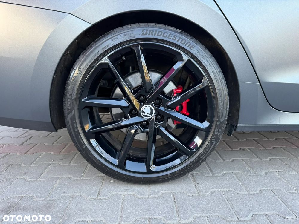 Skoda Octavia 2.0 TSI RS DSG - 22