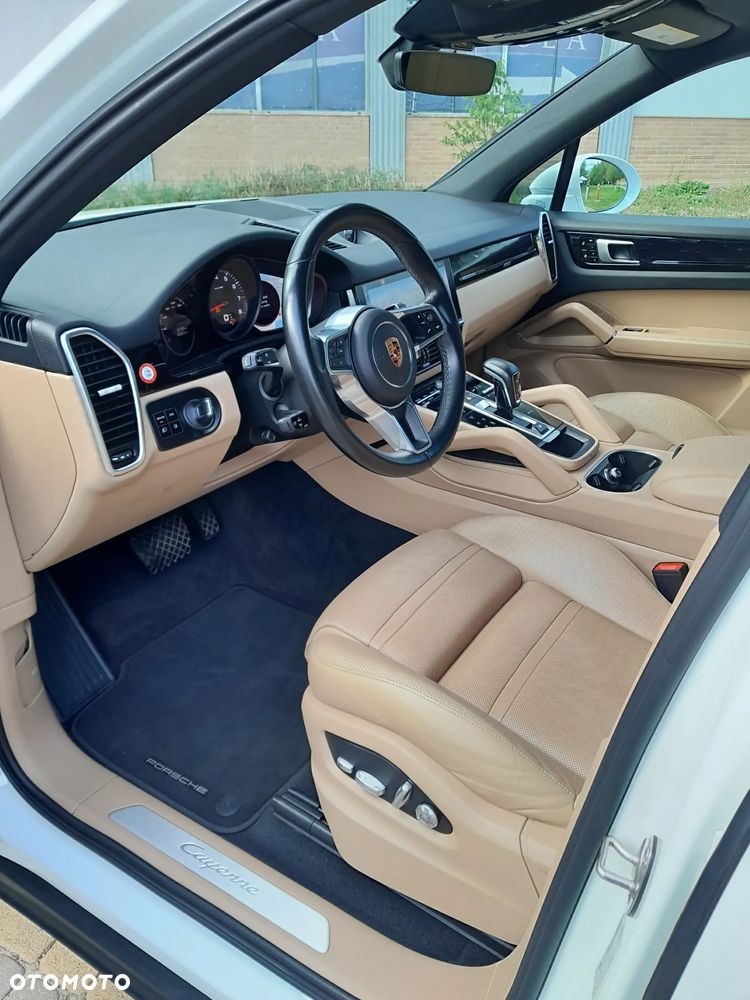 Porsche Cayenne - 10