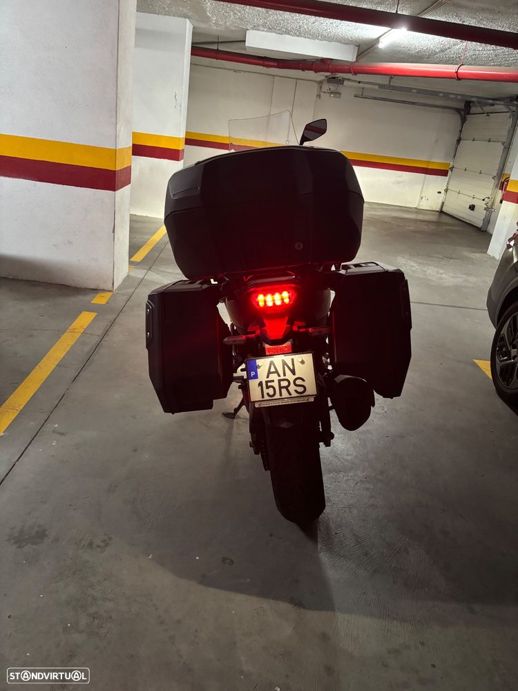 Honda NT 1100 - 4