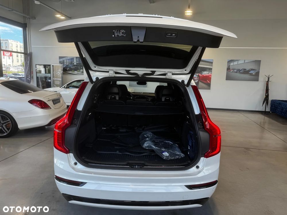 Volvo XC 90 B5 D AWD Ultimate Dark - 21