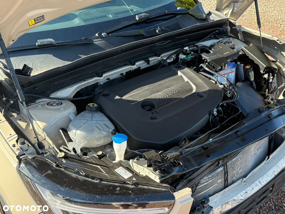 Volvo XC 40 B3 Plus Dark - 5