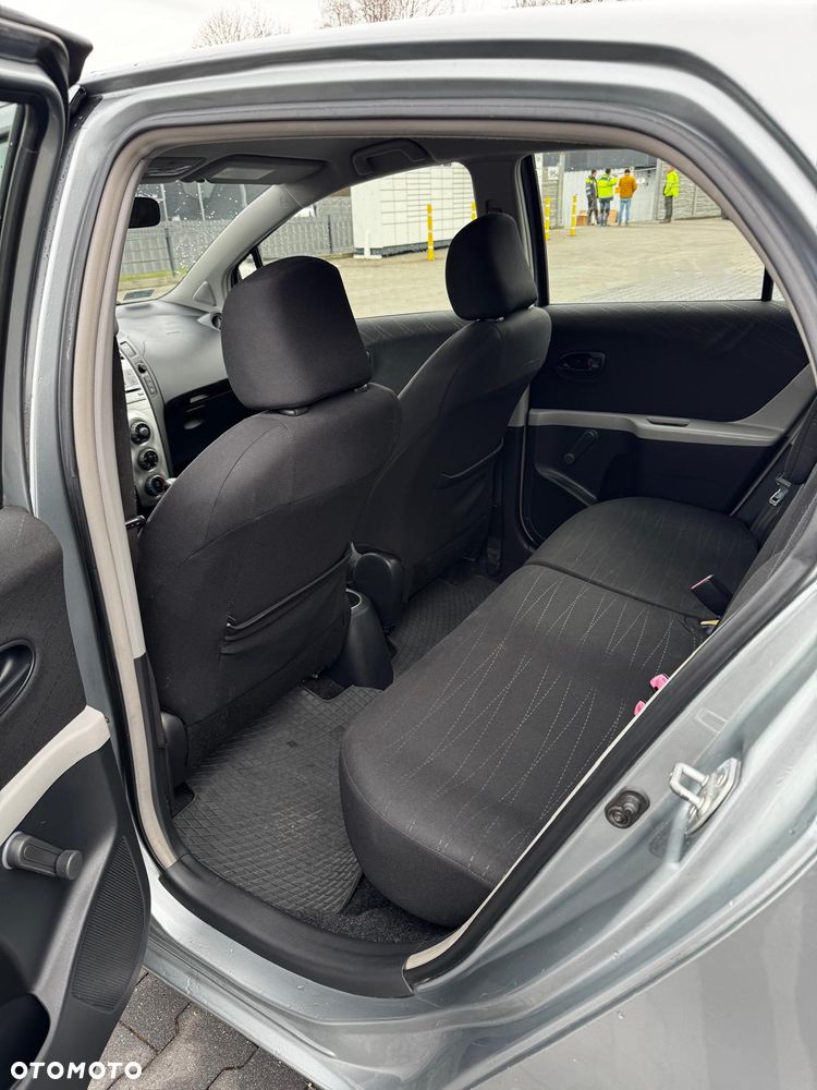 Toyota Yaris - 14