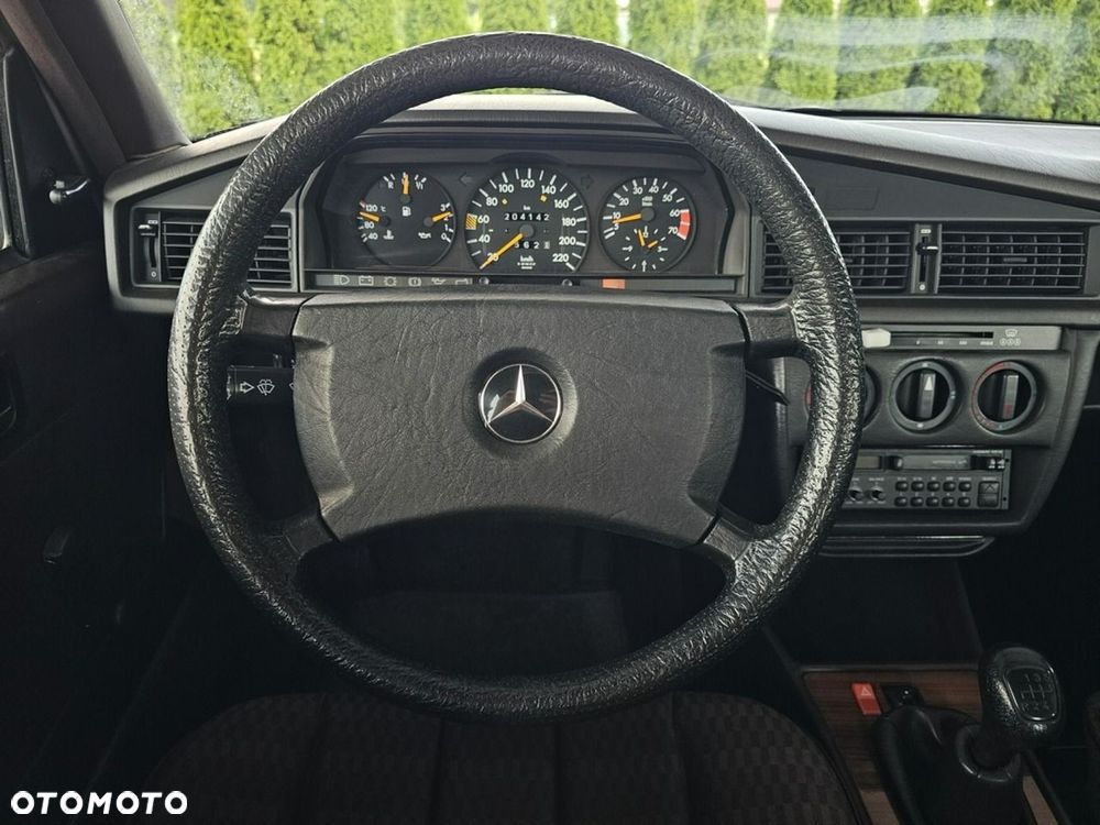 Mercedes-Benz W201 (190) - 15