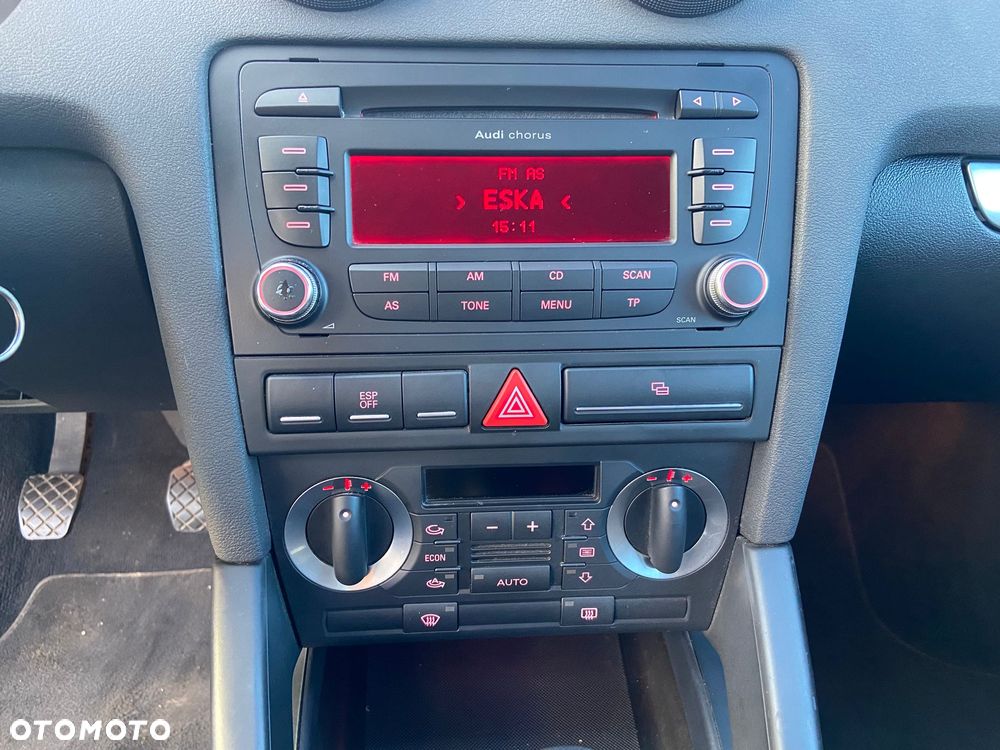 Audi A3 3-drzwiowe 1.6 Attraction - 14