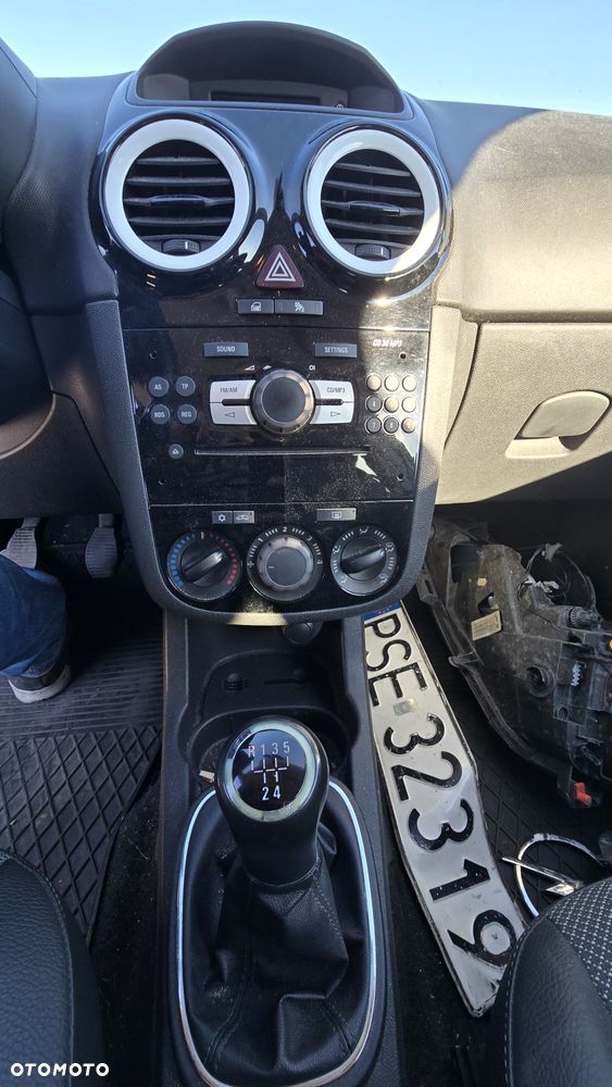 Opel Corsa 1.4 16V Sport - 18