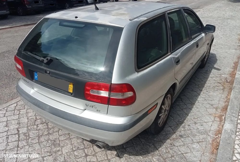 Volvo V40 1.6 - 9