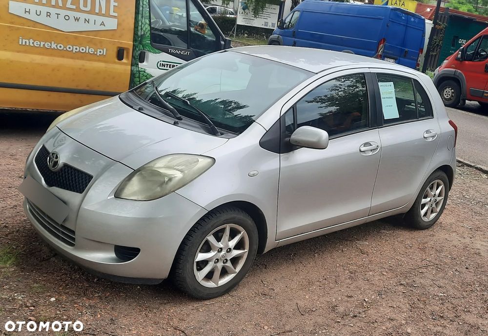 Toyota Yaris - 1