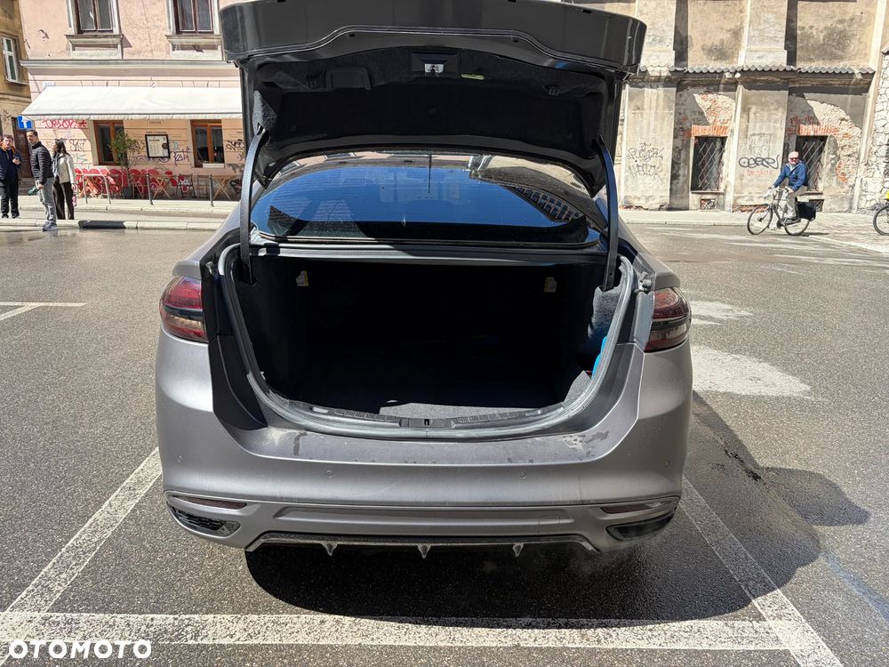 Ford Fusion - 8