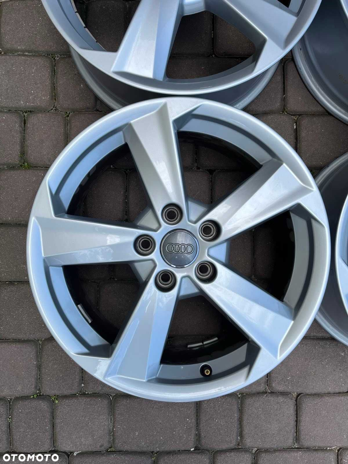Oryginalne alufelgi Audi 5x112 17 cali A4 A5 A6 Q2 - 5