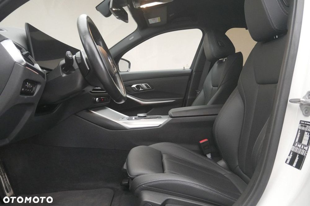BMW Seria 3 - 12
