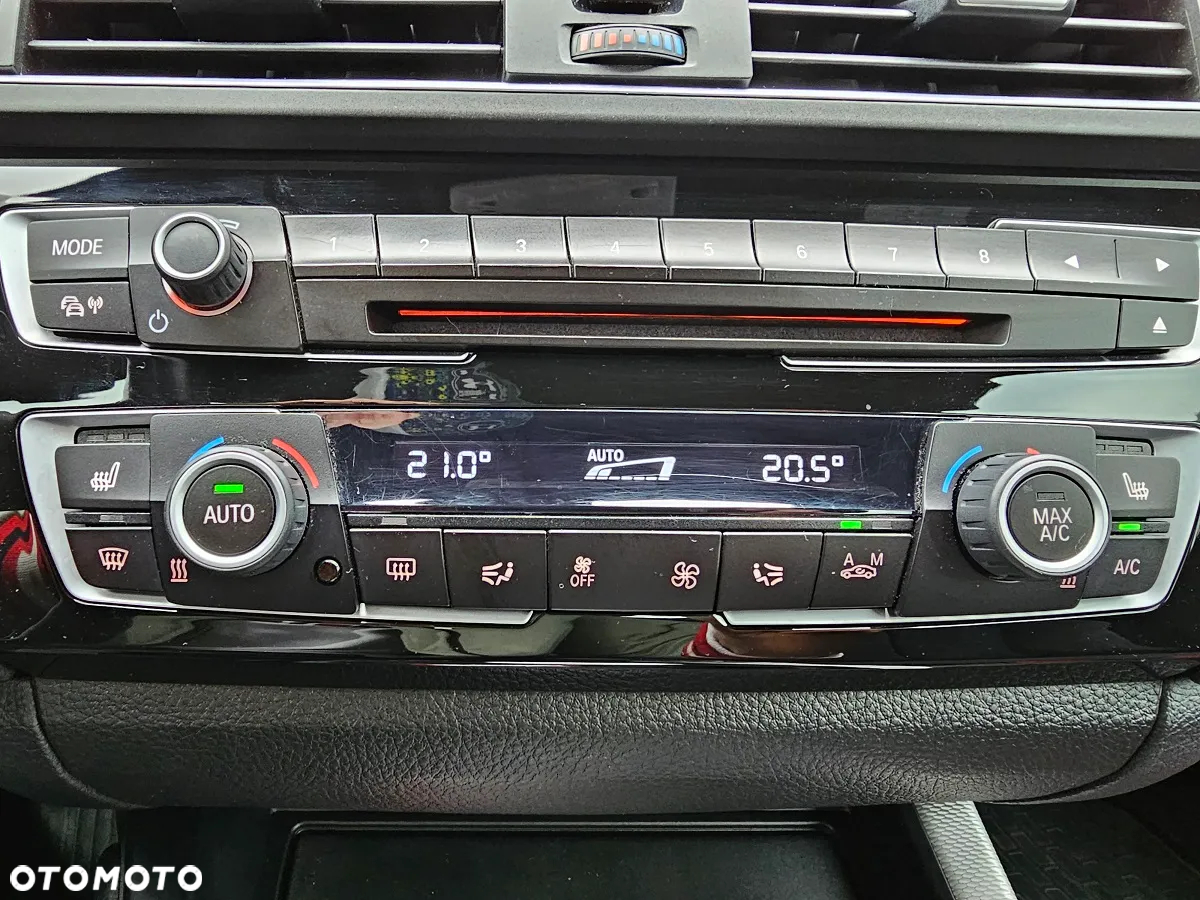 BMW Seria 1 118i Sport Line - 21