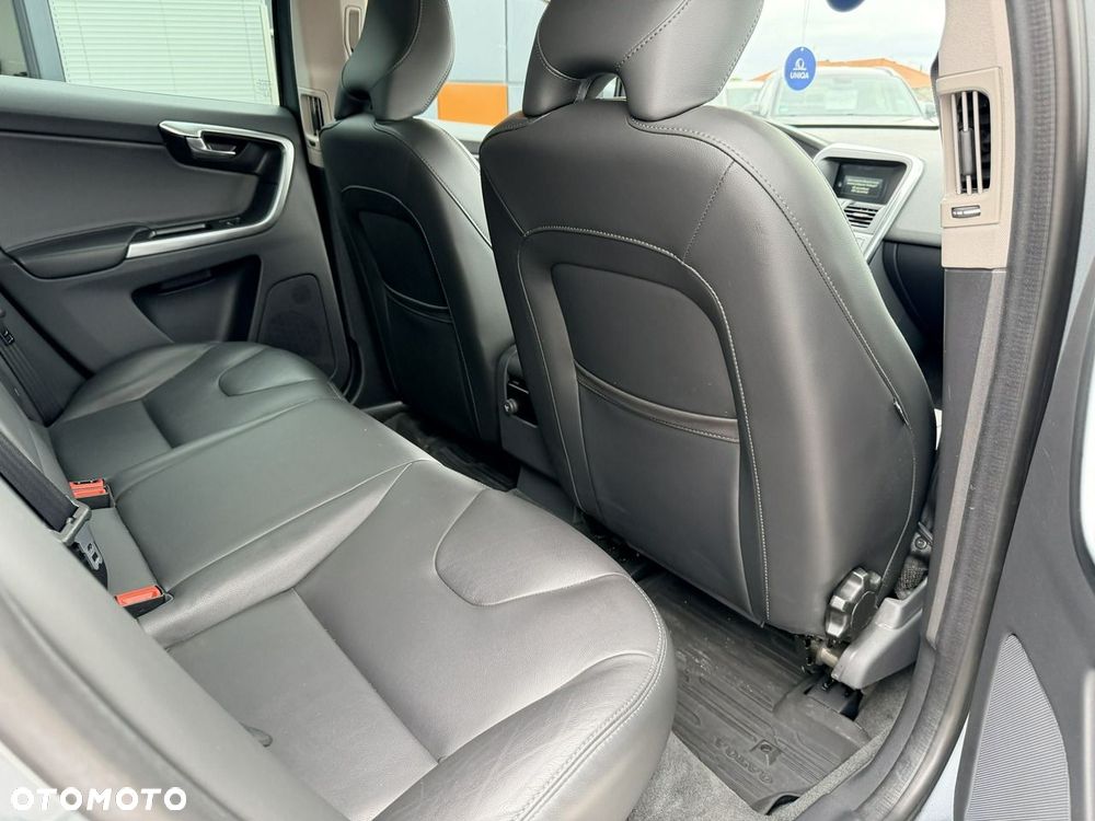 Volvo XC 60 D4 Geartronic Summum - 14