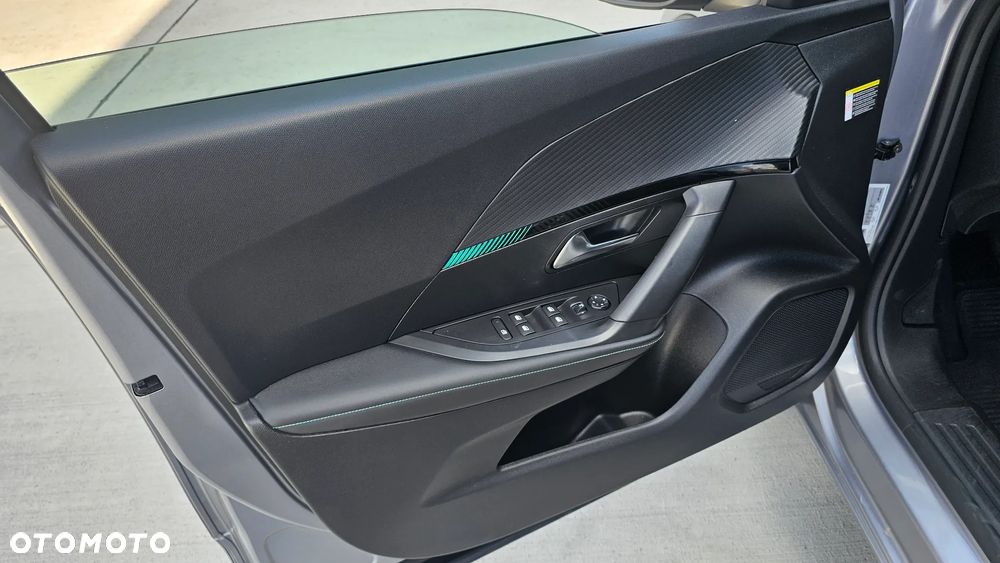 Peugeot 2008 1.2 PureTech Allure Pack S&S - 29