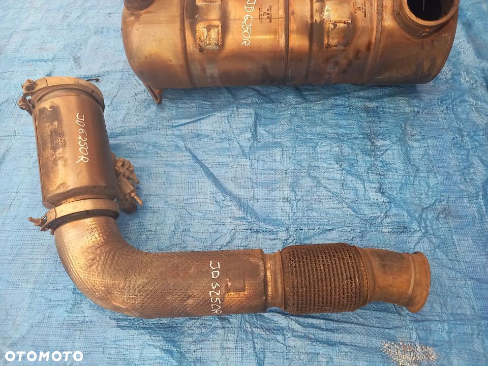 Tłumik DPF DOC SRC z DEF rury mocowanie osłony John Deere 6250R seria 6R - 3