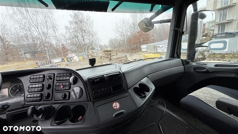 Mercedes-Benz ACTROS - 16