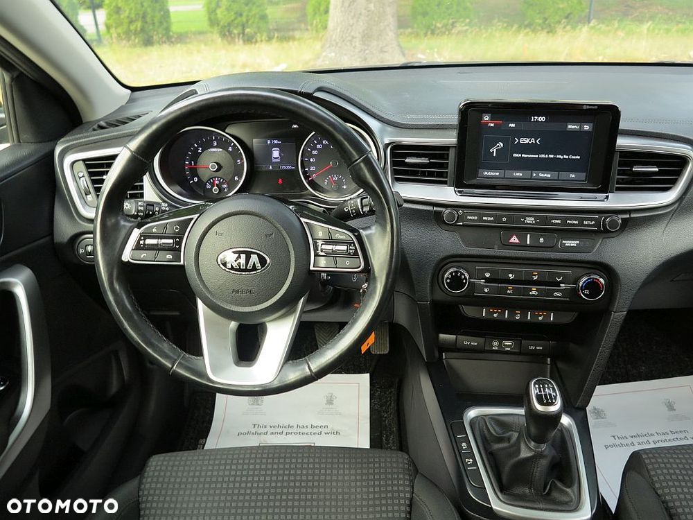 Kia Ceed - 16