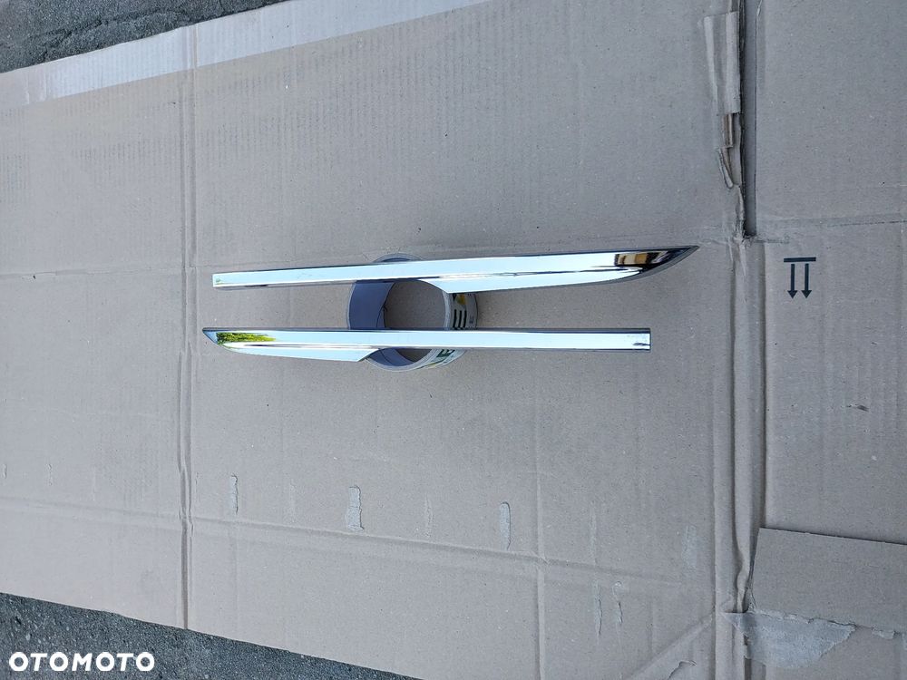 Ssang Yong Tivoli Lift 19- Listwa Zderzaka Przód Chrom L+R - 2