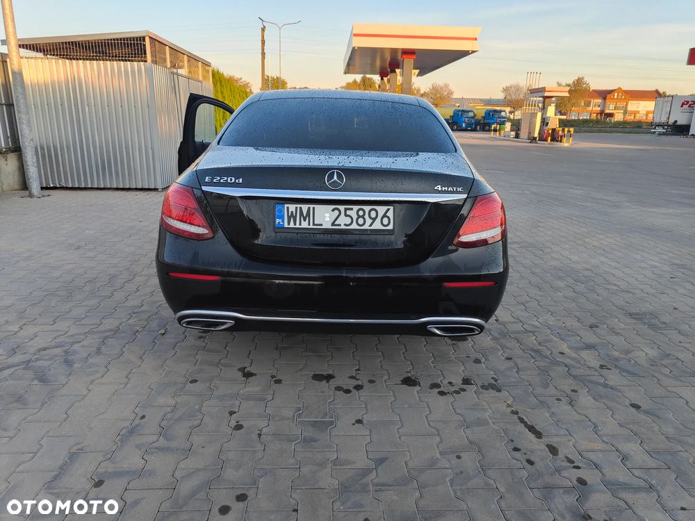 Mercedes-Benz Klasa E 220 d 4-Matic 9G-TRONIC - 4