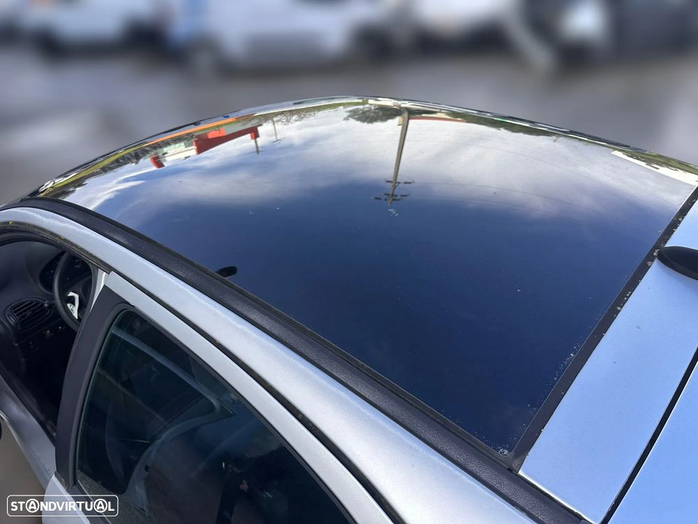 PEUGEOT 206 Hatchback (2AC) 1.4 16V Gasolina 88 cv  65 kW 2003 - 2008 KFU (ET3J4) para peças - 7