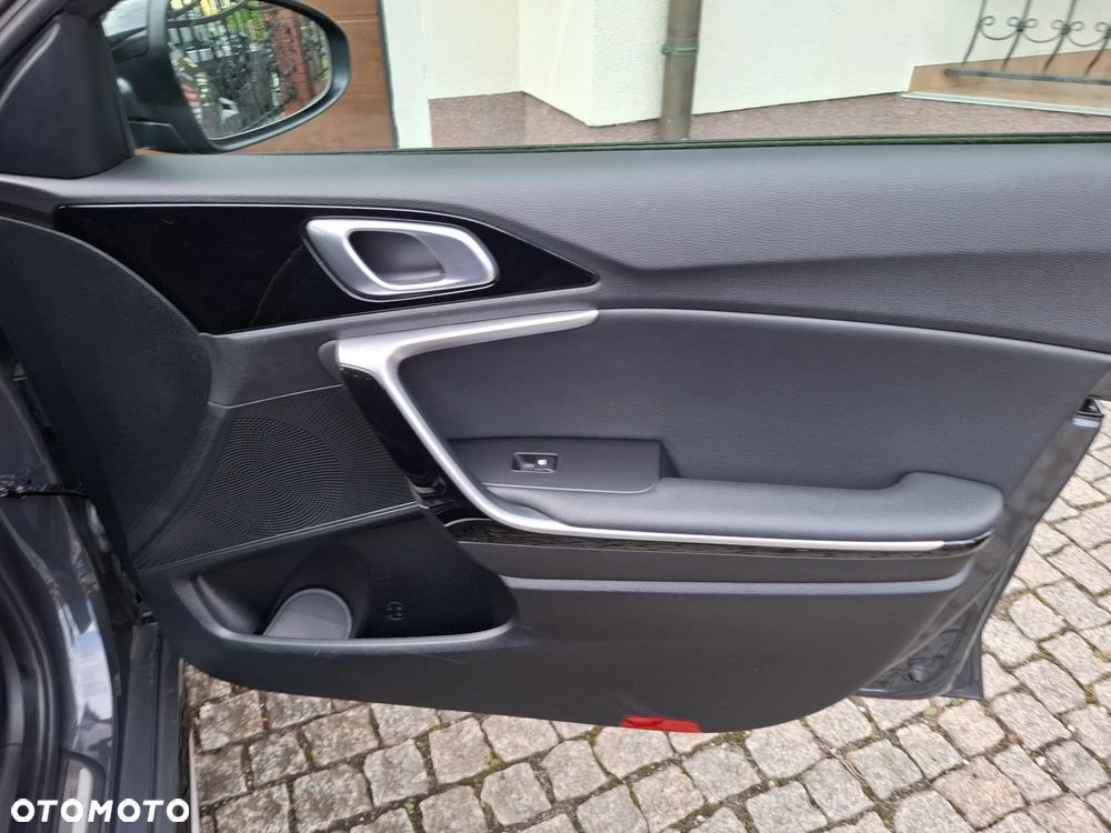 Kia ProCeed - 37