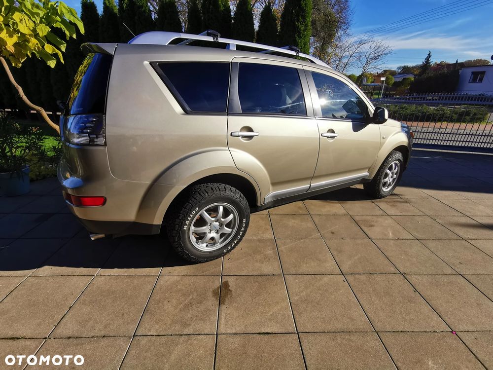 Mitsubishi Outlander 2.2 DI-D 4WD Intense - 9