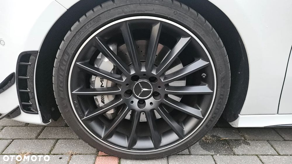 Mercedes-Benz Klasa A 35 AMG 4-Matic 7G-DCT - 13