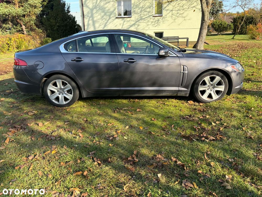 Jaguar XF 4.2 V8 Premium Luxury - 4