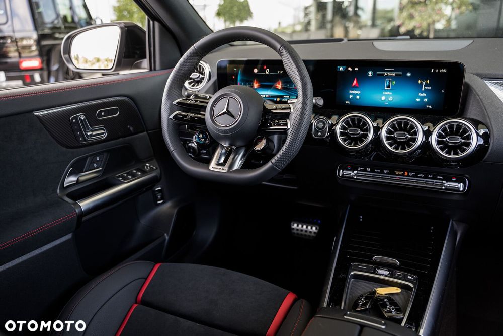 Mercedes-Benz GLA - 24