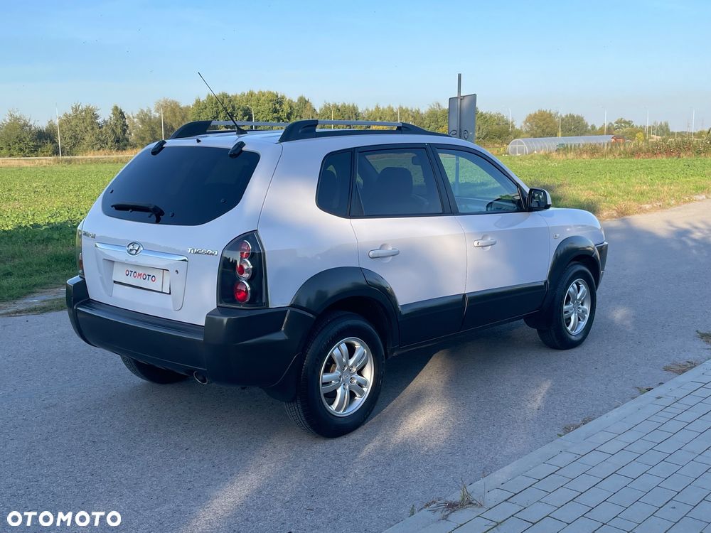 Hyundai Tucson 2.0 2WD GLS Style - 32