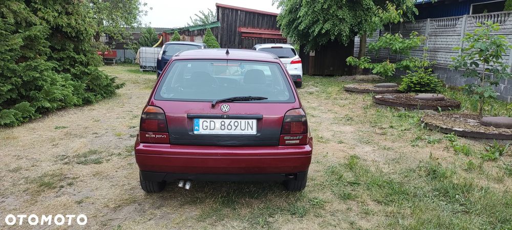 Volkswagen Golf - 6