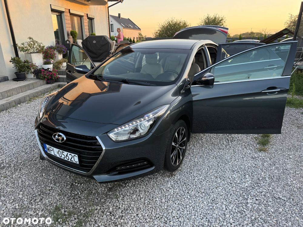 Hyundai i40 Kombi 1.7 CRDi Premium - 19