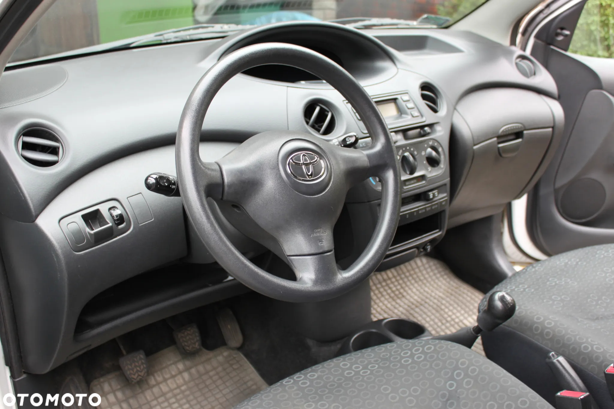 Toyota Yaris 1.0 Base - 11