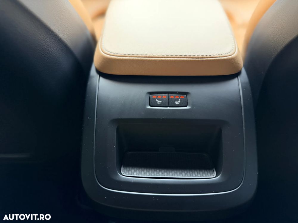Volvo XC 90 B5 D AWD Plus Bright - 19