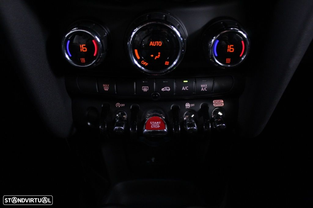 MINI 5 Portas Cooper Classic Auto - 29
