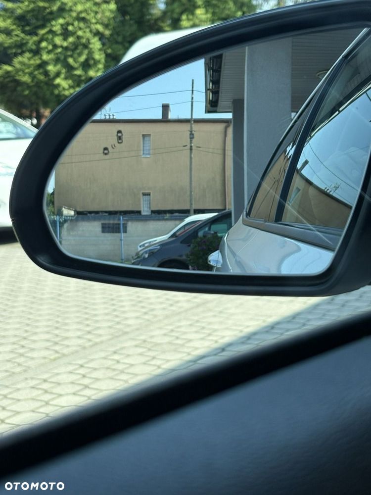 Kia Optima - 35
