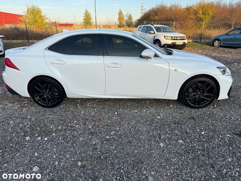 Lexus IS 200t / 300 F Sport - 8