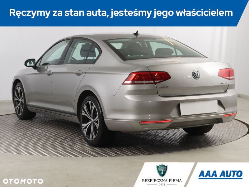Volkswagen Passat - 5