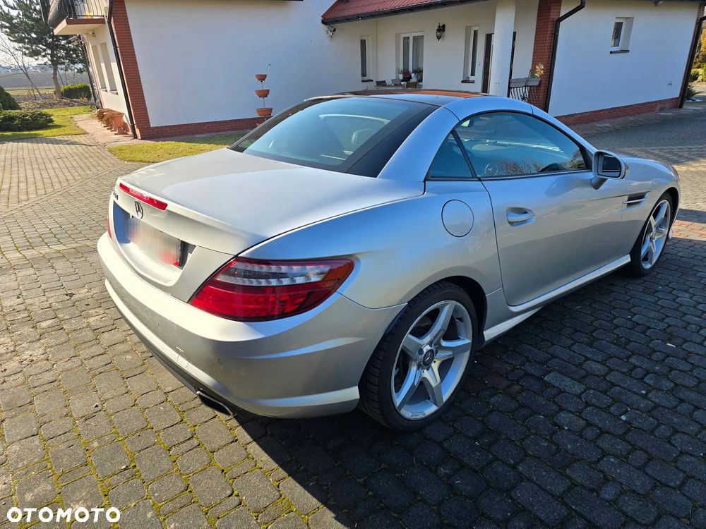 Mercedes-Benz SLK 200 (BlueEFFICIENCY) 7G-TRONIC - 11