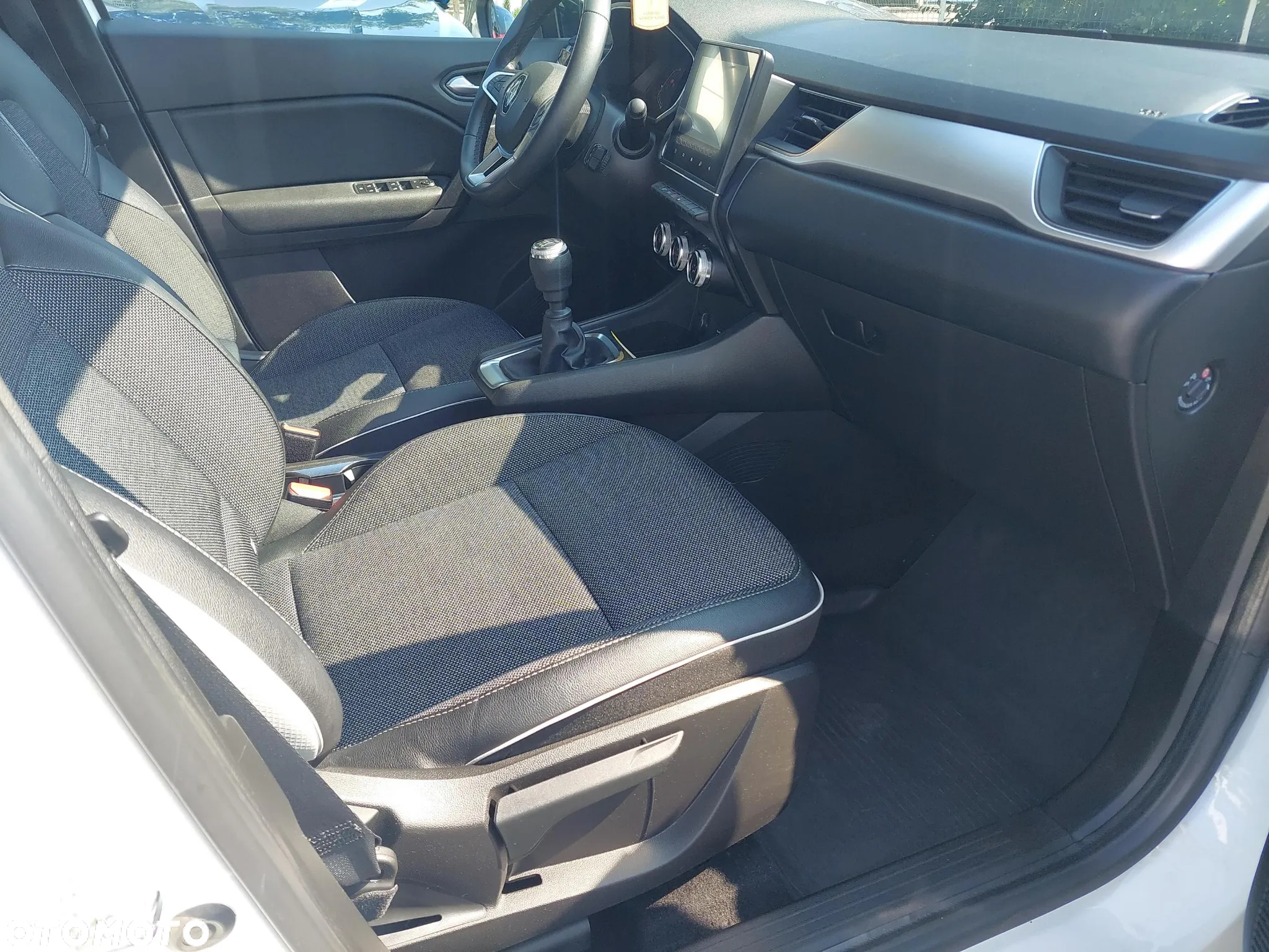 Renault Captur 1.0 TCe Intens - 23