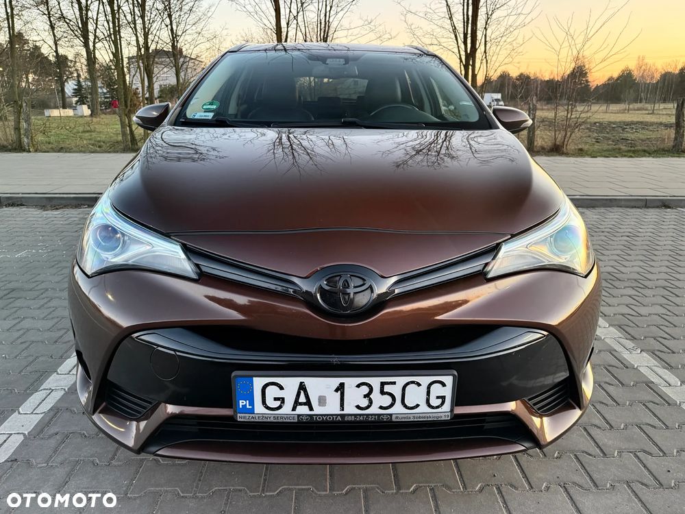 Toyota Avensis Touring Sports 1.8 Executive - 9