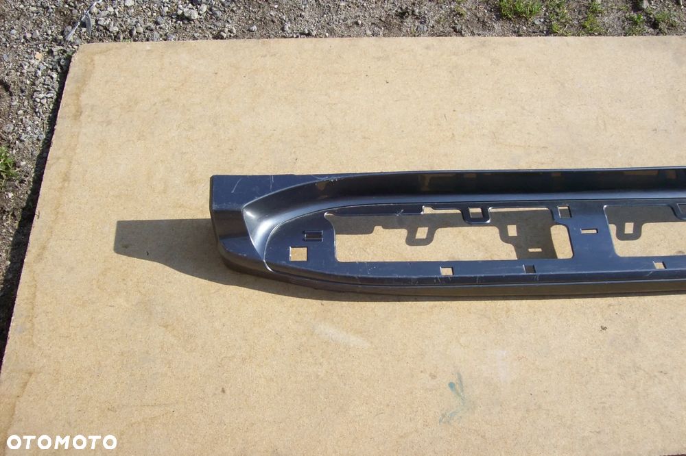 PRÓG STOPIEŃ PRAWY TOYOTA LAND CRUISER 120 - 4