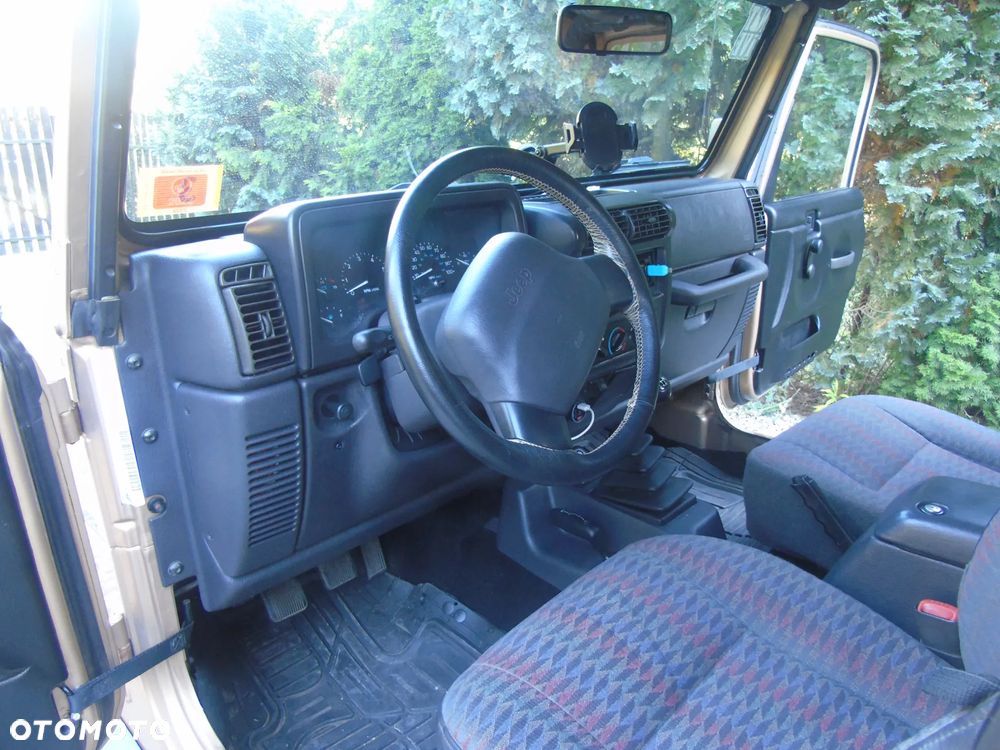 Jeep Wrangler 4.0 Sport - 15