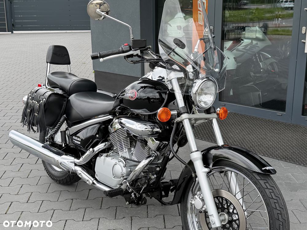 Suzuki Intruder - 22