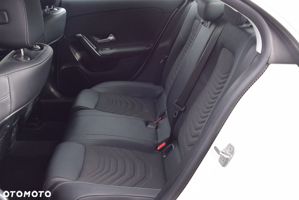 Mercedes-Benz CLA 200 mHEV AMG Line 7G-DCT - 30