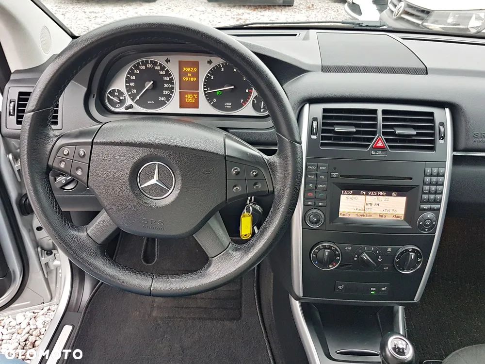 Mercedes-Benz Klasa B 180 BlueEFFICIENCY SPORT EDITION - 19