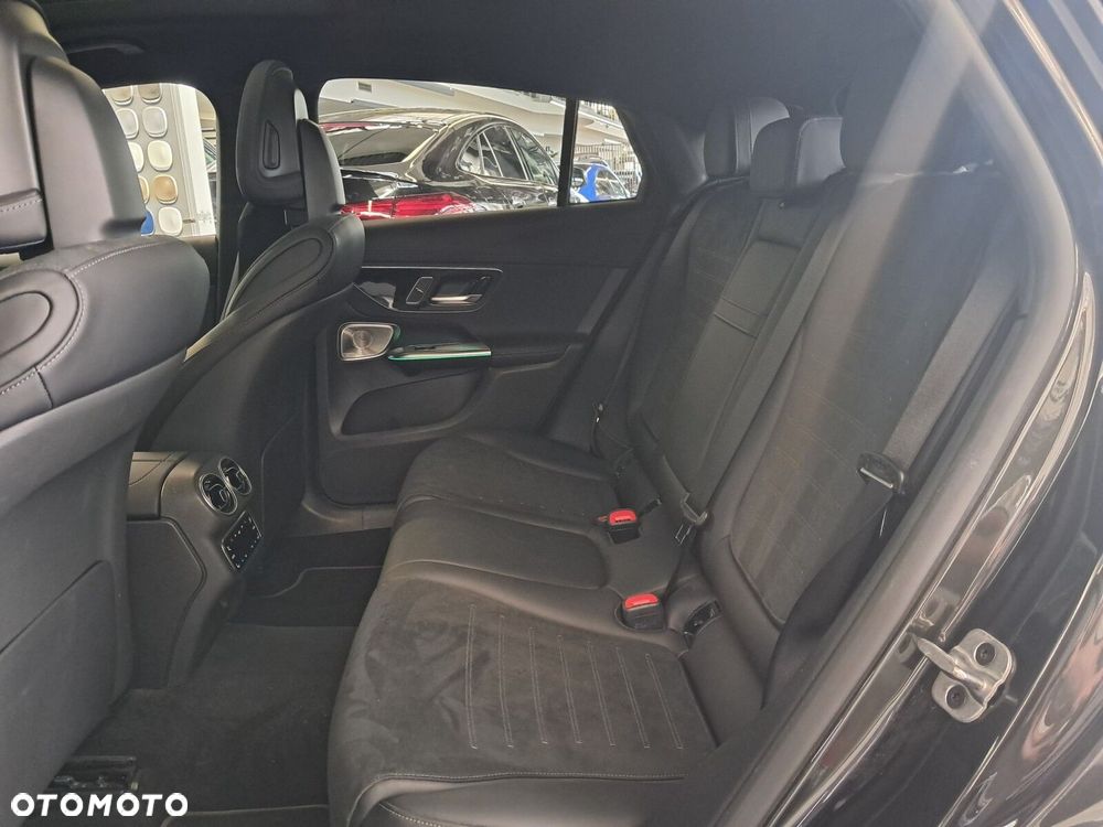 Mercedes-Benz GLC - 24